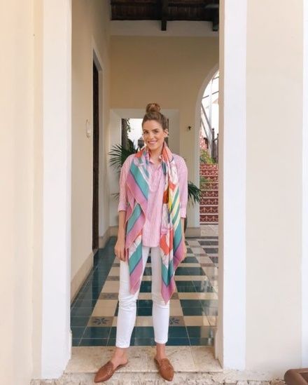 Gal Meets Glam Daily Look 4.6.2018 #ShopStyle #shopthelook #SpringStyle Tuckernuck Style, Hermes Scarf Outfit, Preppy Mode, Everlane Jeans, Julia Berolzheimer, Scarf Outfit, Velvet Shirt, Gal Meets Glam, Hermes Scarf