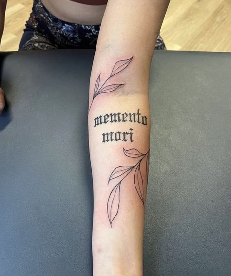 Discover everything behind the philosophy of the Memento Mori tattoo – an artwork that can change your mindset. Moment Mori Tattoo, Momentum Mori Tattoo, Memento Mori Tattoo Women, A A Tattoo, Momento Mori Tattoo, Stoic Tattoo, Memento Mori Tattoo Ideas, Blackout Sleeve, Philosophy Tattoos