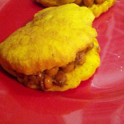 Yummy Chickpea Sandwiches, Trini Doubles, Doubles Recipe, Trinidadian Food, Chickpea Sandwich, Trinidad Recipes, Trini Food, Caribbean Food, Caribbean Cuisine