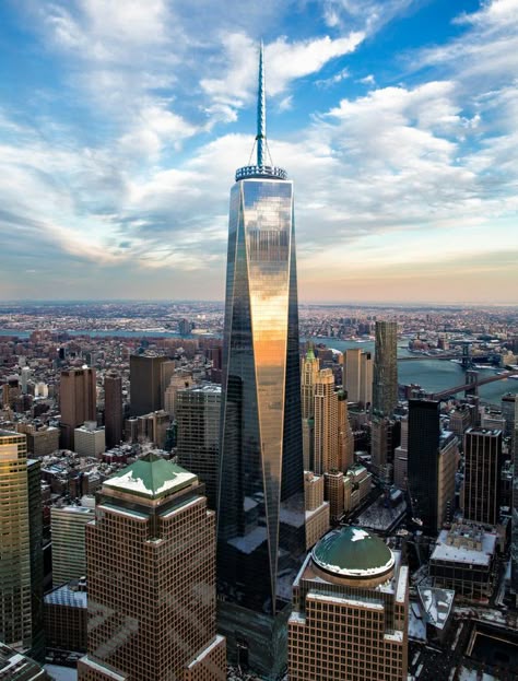 New York Places, World Trade Center Nyc, Freedom Tower, Nyc History, New York City Aesthetic, Goddess Athena, One World Trade Center, Manhattan Nyc, Chrysler Building