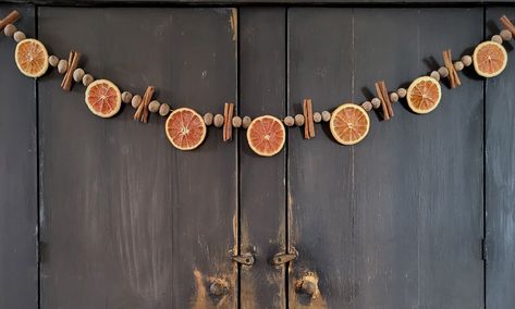 Dried Fruit Garland, Primitive Garland, Cinnamon Hearts, Diy Cinnamon, Cranberry Cinnamon, Red Damask, Valentine Tree, Orange Slice, Dried Orange Slices