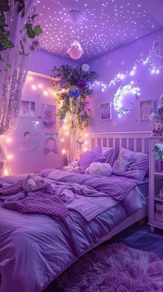 Purple Dream Bedroom, Purple Small Room Ideas, Purple Room Theme, Bedroom Empty Wall Ideas, Light Purple Room Aesthetic, Pastel Purple Room Ideas, Bedroom Purple Aesthetic, Purple Teen Room, Bedroom Eyes Makeup