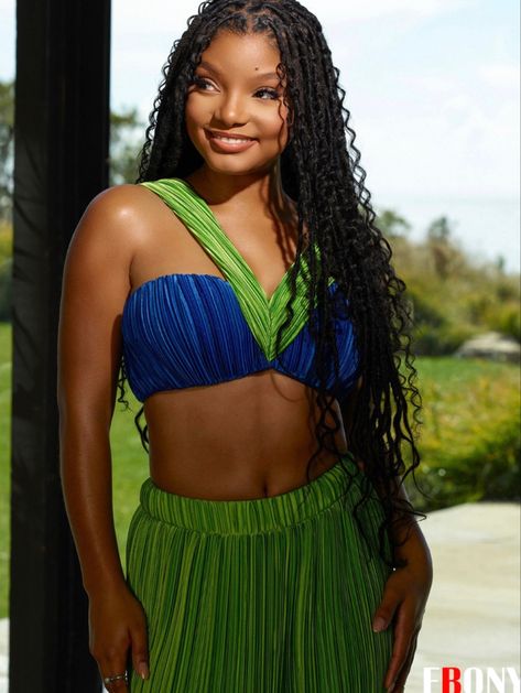 Hailey Bailey Ebony Magazine Halle Bailey Magazine, Hailee Bailey, Hailey Bailey Locs, Halle Bailey Braids, Hale Bailey, Halle Bailey Locs, Bailey Sisters, Halle Bailey Hair, Hailey Bailey