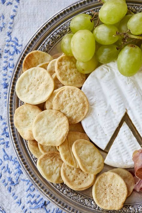 4-Ingredient Water Crackers Recipe - Gemma’s Bigger Bolder Baking Homemade Crackers Easy, Water Crackers Recipe, Homemade Crackers Recipe, Cracker Recipe, Water Crackers, Crackers Recipe, Bigger Bolder Baking, Jelly Cookies, Pasta Roller