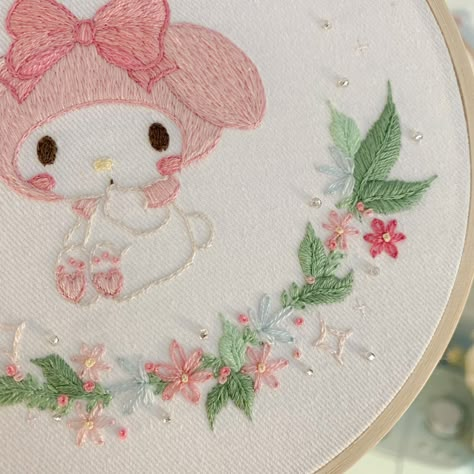 Kawaii Embroidery Patterns, Kawaii Embroidery Ideas, Embroidery Hello Kitty, Hello Kitty Embroidery Designs, Embroidery Aesthetic Vintage, Sanrio Sewing, My Melody Embroidery, Sanrio Embroidery, Bordados Aesthetic