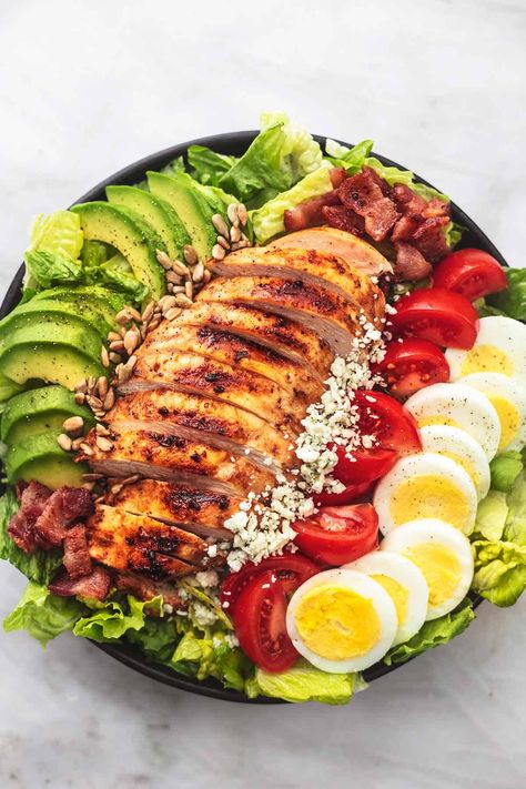 Build your own Chicken Cobb Salad at home with all of the fresh veggies, cheese, avocado, and crispy bacon your heart desires. Top it off with your favorite dressing and call it lunch, dinner, and the perfect healthy meal prep option! Easy Ravioli, Ravioli Sauce, Classic Cobb Salad, Easy Salad Dressing Recipes, Cobb Salad Recipe, Balsamic Vinaigrette Dressing, Easy Salad Dressing, Bacon Tomato, Salad Recipes For Dinner