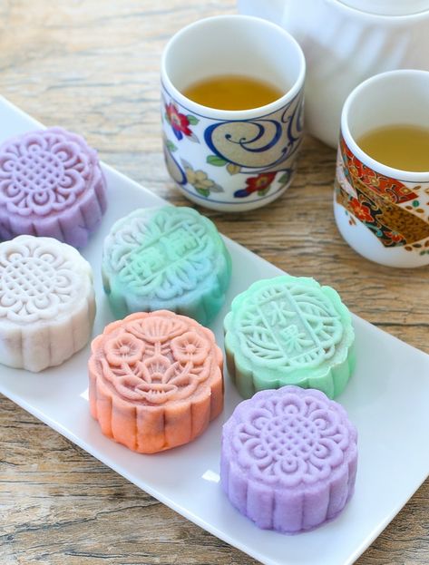 Snowskin Mooncake, Chinese Moon Cake, Mooncake Recipe, San Diego Food, Nice Recipes, Chinese Dessert, Mooncake, Asian Desserts, Moon Cake