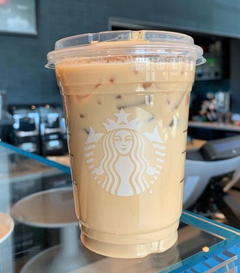 13 Best Vanilla Starbucks Drinks To Order Sweet Starbucks Iced Coffee Vanilla, Simple Starbucks Orders, Vanilla Coffee Starbucks Drinks, Vanilla Starbucks Orders, Starbucks Vanilla Drinks, Sweet Vanilla Starbucks Drinks, Blonde Starbucks Drinks, Starbucks Vanilla Latte Recipe, Vanilla Latte Starbucks Order