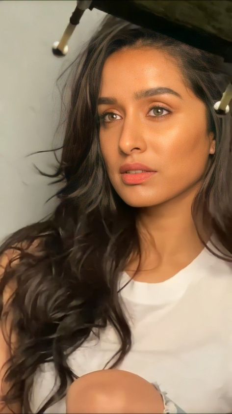 💦 Shraddha Kapoor Instagram, Shraddha Kapoor Cute, Queen Aesthetic, Bollywood Hairstyles, Beautiful Red Hair, Face Images, Shraddha Kapoor, Actress Pics, Bollywood Girls