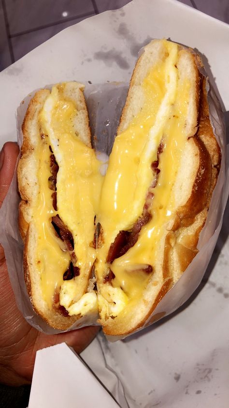 New York’s Classic Bacon Egg & Cheese 🤤 Bacon Egg And Cheese New York, Nyc Bacon Egg And Cheese, Bacon Egg And Cheese Sandwich New York, Bacon Egg And Cheese Sandwich, Grub Hub, Bacon Egg Cheese, Egg And Cheese Sandwich, Healthy Lunch Snacks, Bacon Egg And Cheese