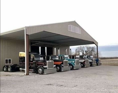 Semi Truck Garage, Truck Shop Garage, Truck Garage, Luxury Cars Mercedes, Metal Shop Building, Service Truck, Peterbilt 389, Grease Monkey, Diesel Mechanics