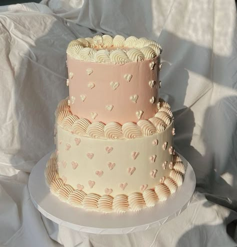 Birthday Cake Wishes, Bolo Vintage, 14th Birthday Cakes, Tiered Cakes Birthday, 13 Birthday Cake, Vintage Birthday Cakes, Sweet 16 Birthday Cake, Pink Birthday Cakes, 16 Birthday Cake