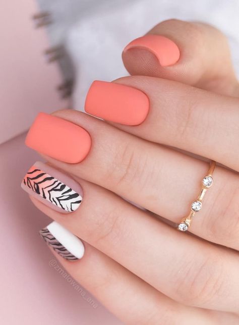 Looking for nail inspiration? You’ll love this list of coral peach nails. If you can’t decide between coral nails, or peach nails, the coral peach combo is a stunner! On this list you’ll find nails with designs, with glitter, with flowers, and simple French tip styles! There’s acrylic nails or natural short nails, as well as different shapes including almond, square, and coffin! This color is perfect for summer, fall, or on a tropical vacation! French Tip Styles, Short Square Nail Designs, Uñas Color Coral, Simple French Tip, Natural Short Nails, Coral Gel Nails, Sqaure Nails, Short Square Nail, Coral Nails With Design