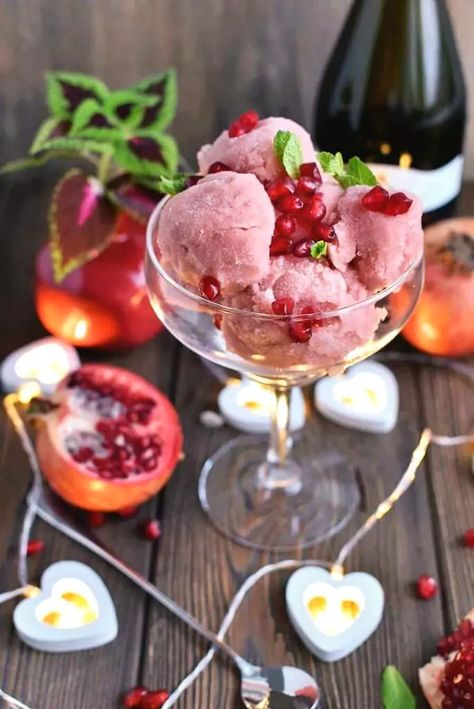 Dinner Party Dessert, Champagne Sorbet, Healthy Popsicle Recipes, Sorbet Recipe, Vegan Ice Cream Recipe, Healthy Ice Cream Recipes, Healthy Popsicles, Dinner Party Desserts, Dairy Free Ice Cream