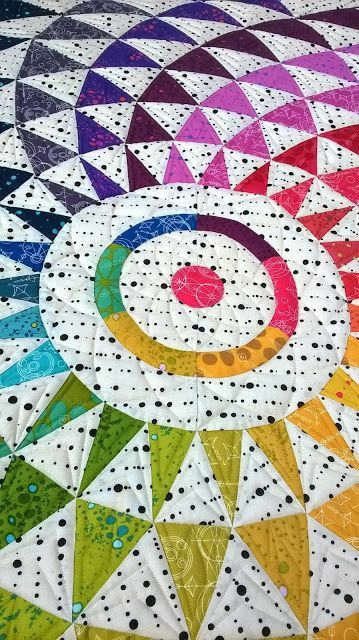 Eclipse Quilt, Rainbow Quilts, Quilt Modernen, Circle Quilts, Rainbow Quilt, Triangle Quilt, Colorful Quilts, Contemporary Quilts, Paper Piecing Quilts