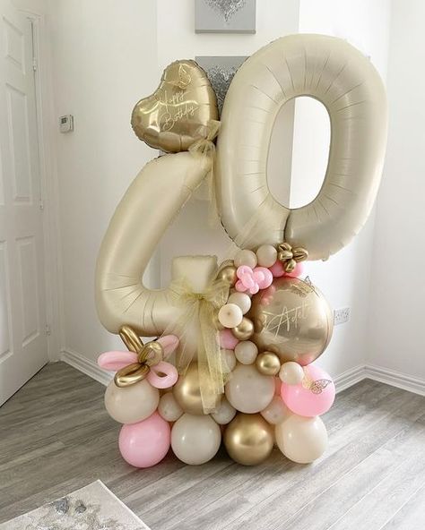 Balloon Stack Ideas, 40th Balloon Bouquet, Number Stack Balloon, Balloon Number Stacks, Pink Ballon Arrangement Birthday, 40th Birthday Balloons Pink, Balloon Stack, Balloon Boutique, Pink Ans Gold Baloons