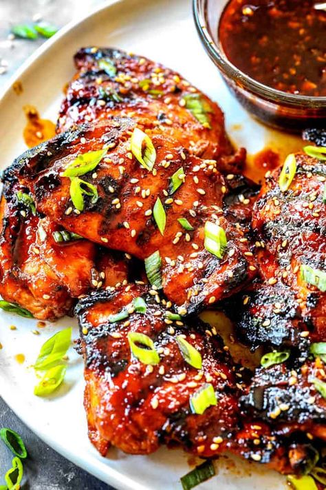 Korean Bbq Chicken Thighs, Asian Chicken Thighs, Koreansk Mad, Spicy Korean Chicken, Gochujang Chicken, Korean Bbq Chicken, Bbq Chicken Thighs, Spicy Grilled Chicken, Korean Chicken