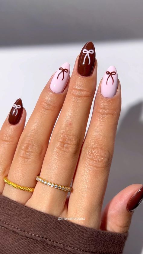 Minimal Nail Design, Pink Canyon, Nude Nail Art, Minimal Nail, Stylish Nail Art, Regular Nail Polish, Nude Nail, Modern Minimalism, Nail Art Ideas