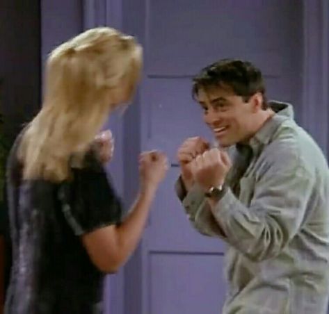 Joey and Phoebe Friends Joey And Phoebe Friendship, Friends Pheebee, Friends Joey And Phoebe, Phoebe Friends, Friends Icon, Friends Joey, Joey And Phoebe, Friends Phoebe, Friends Scenes