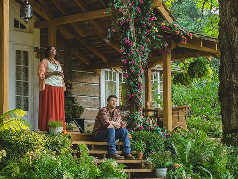 North Carolina Cabins, Shack House, Early Church Fathers, Unique Garden Decor, Small Home Ideas, Small Cottage Homes, The Shack, Getaway Cabins, Log Cabin Homes