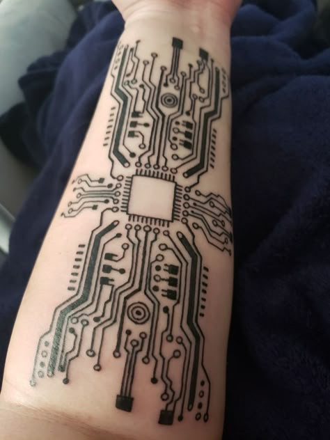 Computer Science Tattoo, Circuitry Tattoo, Expanse Tattoo, Cyberpunk Tattoo Design Ideas, Circuit Board Tattoo, Technology Tattoo, Computer Tattoo, Henna Tattoo Sleeve, Circuit Tattoo