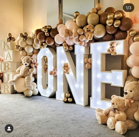 Teddy Bear Back Drop Ideas, Bear Balloon Backdrop, Beary First Birthday Balloons, Teddy Bear Birthday Backdrop, Teddy Bear Arch Backdrop, Baby Bear Birthday Party, Teddy Bear Party, Teddy Bear Birthday, Bear Birthday Party