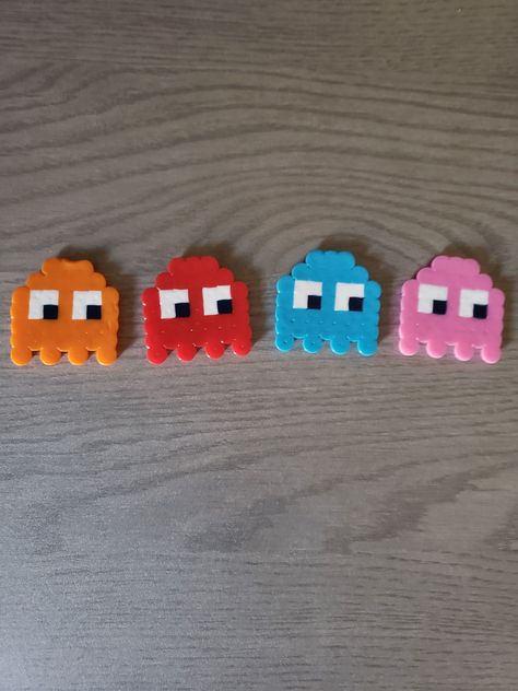 A little perler bead Pac Man and Ghosts set! Can be made into Magnets Fuse Bead Ideas Cute, Melty Bead Animals, Perler Bead Patterns Coraline, Perler Bead Patterns 15x15, Perler Small Designs, Perler Bead Book Mark Patterns, Peer Bead Ideas, Cute Tiny Perler Bead Patterns, Melt Bead Ideas