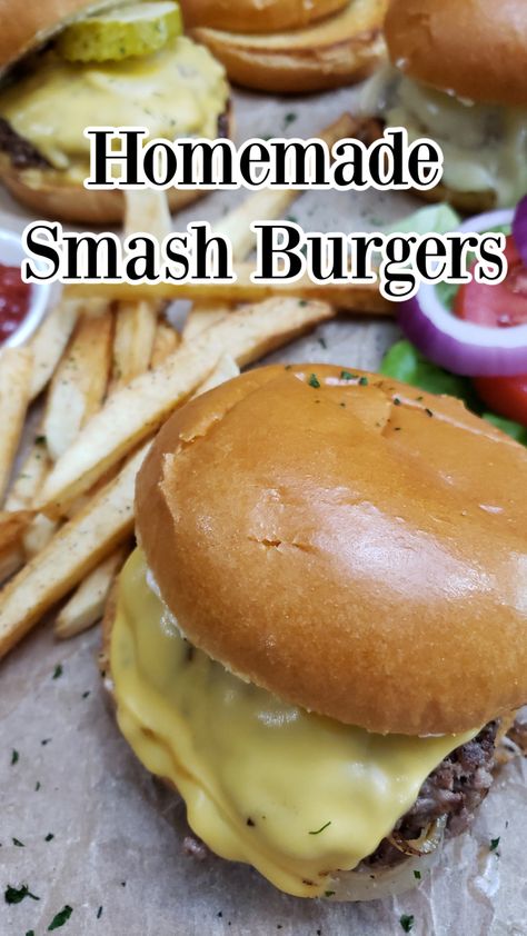 Smashed Burgers Recipe, Smashburgers Recipe, Cheeseburger Recipes Homemade, Homemade Gravy Recipe, Smash Burger Recipe, Easy Burger Recipe, Ultimate Burger, Easy Burgers, Smash Burgers