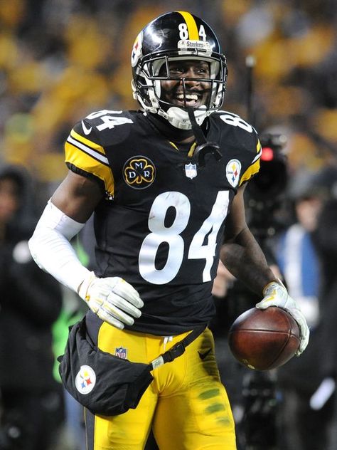 Steelers Win Images, Steelers Vs Browns, Pittsburgh Steelers Aesthetic, Steelers Pics, Nfl Steelers, Antonio Brown Steelers, Antonio Brown, Pittsburgh Steelers Football, Steelers Football