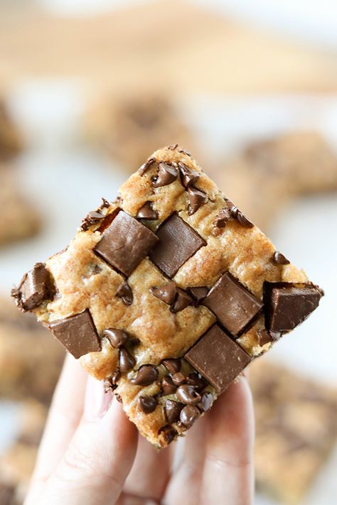 Chocolate Chunk Cookie Bars Cookies Bars, Chocolate Chip Cookie Bars, Buttery Cookies, Chewy Chocolate Chip, Chocolate Chunk, Chocolate Chunk Cookies, Sweet Chocolate, Chocolate Baking, Mini Chocolate Chips