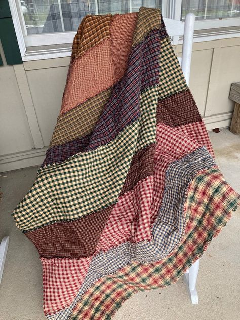 Primitive Rag Strip Quilt - Etsy Quilts For Men Patterns Simple, Home Made Quilts, Homespun Quilts, Strip Rag Quilts, Rag Quilt Patterns, Rustic Quilts, Strip Quilt, Farmhouse Quilts, Primitive Quilts