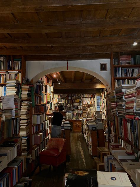 Italy Book Aesthetic, Fall In Italy Aesthetic, Italy Autumn Aesthetic, Italy Aesthetic Fall, Rome Bookstore, Rome Fall Aesthetic, Studying In Italy Aesthetic, Mya Core Aesthetic, Old Rome Aesthetic