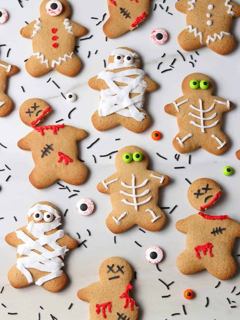 Gingerbread Man Halloween, Vampire Gingerbread Men, Spooky Gingerbread Men, Gingerbread Cookies Halloween, Zombie Gingerbread Men, Skeleton Gingerbread Men, Halloween Gingerbread Cookies, Halloween Gingerbread Men, Halloween Bake Ideas