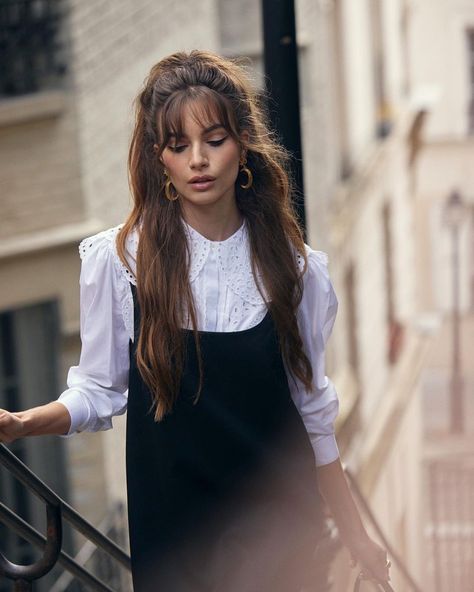 MARA 🌓 LAFONTAN on Instagram: “Just know that if you hide It doesn’t go away” Full Fringe Updo, Long Hairstyles With Bangs Half Up, Medium Length French Haircut, Curtain Bangs Wedding Hair Updo, French Hair Long, 70d Hairstyles, Long Light Brown Hair With Bangs, Very Long Hair With Bangs, Bangs Up Hairstyle