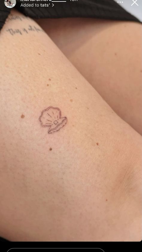 Matcha Tattoos, Minimal Tatoos Idea Woman, Tiny Minimalist Tattoo, Bambi Tattoo, Feminine Tattoo Ideas, Apple Tattoo, Small Back Tattoos, Tiny Tats, 2 Tattoo