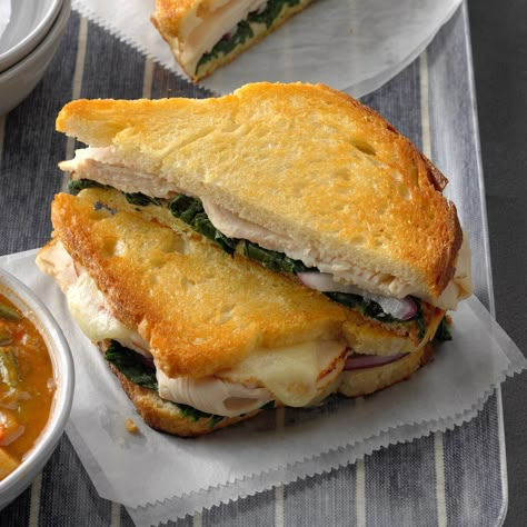 Ready Made Meals, Panini Recipes Chicken, Chicken Panini Recipes, Panini Recipe, Hot Sandwich Recipes, Chicken Panini, Hot Sandwiches, Chicken Florentine, Lunch Sandwiches