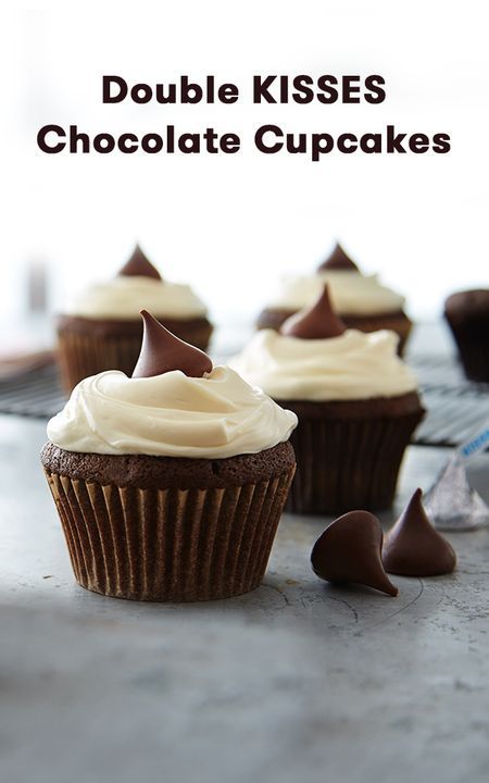 These delicious Double KISSES Chocolate Cupcakes are the perfect after-school, bake sale or birthday treat to make with your kids! You can customize these cupcakes by occasion, using different color icing and a variety of bake cups! Made with HERSHEY’S Cocoa, HERSHEY’S KISSES Brand Milk Chocolates and homemade Vanilla Frosting. Prep for car rides, trips or homework time is made easy with these treats. Chocolate Cupcakes Recipe, Chocolate Cupcakes Filled, Hershey Kisses Chocolate, Milk Chocolate Candy, Cupcake Recipes Chocolate, Favorite Dessert Recipes, Cupcakes Recipe, Kisses Chocolate, Hershey Chocolate