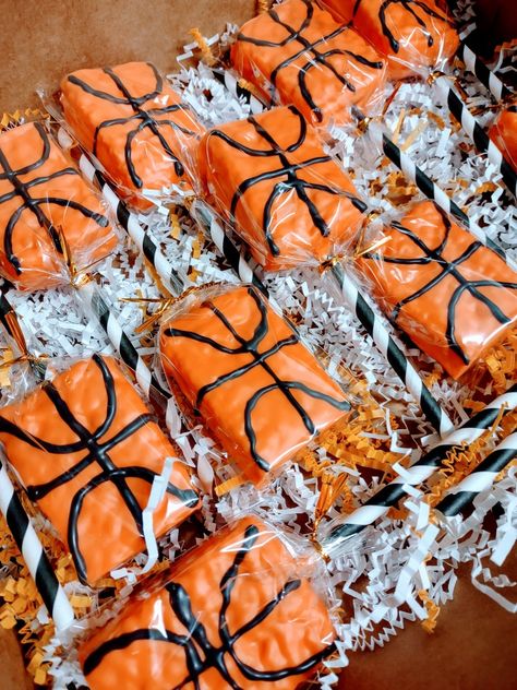 Basketball Candy Table, Basketball Rice Krispie Treats, Basketball Dessert Table, Basketball Birthday Cookies, Nba Theme Party, Basketball Team Snacks, Nike Birthday, Nba Party, Basketball Food