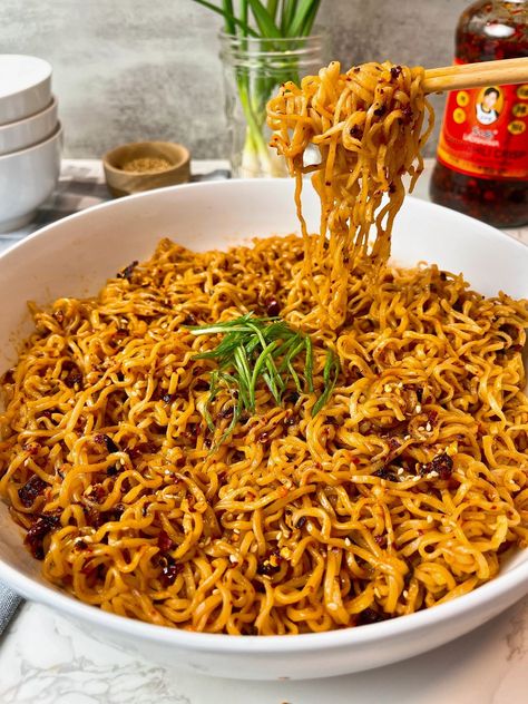 Chili Crisp Ramen Noodles Chili Crunch Noodles, Chili Crisp Uses, Chili Crunch Recipe, Chili Crisp Noodles, Indian Noodles, Spicy Ramen Noodles, Chili Crunch, Butter Chicken Recipe Indian, Dinner 2023