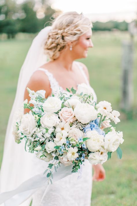 Bridal bouquet 2023, wedding flowers Bridal Bouquet 2023, 2023 Wedding Flowers, Blush Bridal Bouquet, Flowers Instagram, Blush Bridal, Floral Event Design, Wedding Floral, Event Design, Bridal Bouquet