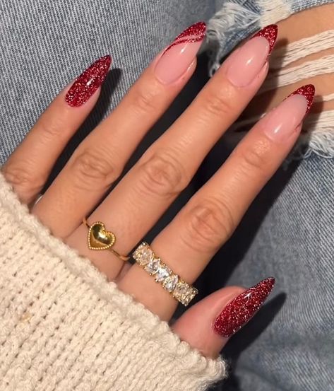 December Nails, Red Christmas Nails, Acrylic Press On Nails, Nail Swag, Festival Nails, Xmas Nails, Chic Nails, Nail Polishes, Red Glitter