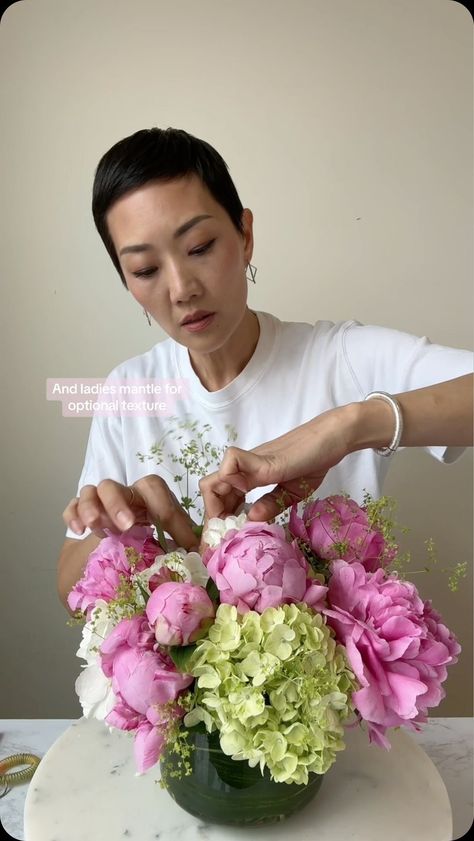 NYC Wedding and Events Florist | Easy peasy peony arrangement ✔️10 stems total: 3 hydrangeas + 7 peonies ✔️Lady’s mantle optional ✔️Like Share Follow for more flower… | Instagram Peonies Vase Arrangement, Wedding Flower Options, Usf Graduation, Peonies Arrangement, Icelandic Poppies, Peony Arrangement, Peonies And Hydrangeas, Spring Floral Arrangements, Home Floral Arrangements