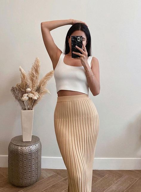 Ribbed skirt outfit