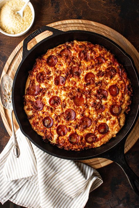 Easy Skillet Pan Pizza | So Much Food Iron Skillet Pizza, Pan Pizza Recipe, Cast Iron Skillet Pizza, Ny Style Pizza, So Much Food, Skillet Pizza, Skillet Pan, Easy Skillet, Pizza Recipes Easy