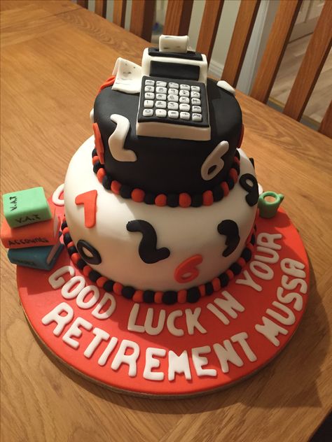 Accountant cake Math Cake, Retirement Cake Ideas, Retirement Gift Basket, College Graduation Cakes, Grad Cakes, Retirement Cake, Birthday Baking, Party Sweets, Homemade Muffins