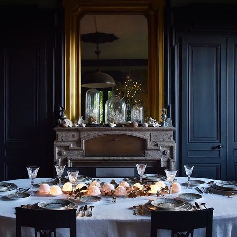 Bernardaud on Instagram: "✨ Will you set a beautiful table for Christmas? Don't hesitate to share it with us under the hashtag #TablesExtraordinaires 🤩 Follow the link in bio to discover the new "Versailles Enchanté" collection 🍽 . ✨ Et vous, allez-vous dresser une belle table pour Noël ? N'hésitez pas à la partagez avec nous en utilisant le mot-dièse #TablesExtraordinaires 🤩 Suivez le lien dans la bio pour découvrir la nouvelle collection Versailles Enchanté 🍽️ . #bernardaud #versaillesench Versailles Henriette, Sophie Allpprt Christmas Table, Versailles Christmas, Versailles Winter, Versailles Ville, Table For Christmas, For Christmas, Christmas Time Is Here, Beautiful Table