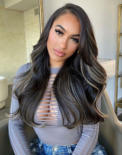 Hair Color Ideas For Long Black Hair, Layers With Highlights Black Hair, Black And Highlights Hair, Hey Black Hair With Highlights, Black Lace Front Wig With Highlights, Baddie Highlights, Jet Black Hair With Highlights Blondes, Black Lace Front With Brown Highlights, Bright Highlights On Dark Hair