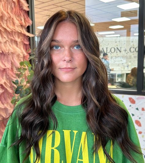 Dark Brown Hair Front Highlights, Dark Brown With Blonde Front Pieces, Ashy Money Piece Hair, Hair 2023 Brunette, Carmel Money Piece Hair, Money Piece Balayage Brunette, Red Brunette Balayage, Caramel Money Piece Hair, Balayage Hair With Money Piece