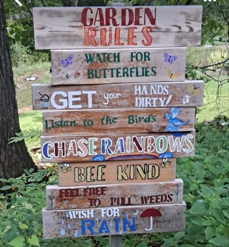 Community Garden Ideas Inspiration, Garden Sign Ideas, Garden Signs Diy, Sensory Gardens, Garden Center Displays, Community Market, Flower Farming, Allotment Gardening, Preschool Craft