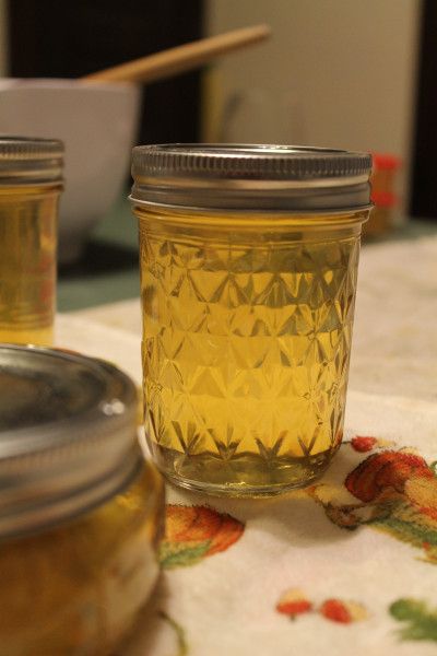 whitewinejelly (2) Wine Jam Recipe, White Wine Jelly, White Wine Jelly Recipe, Wine Jelly Recipe Canning, Wine Jelly Recipe, Beer Jelly, Fruit Jam Recipes, Wine Jelly, Marmalade Recipe